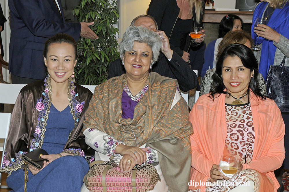 773 right Dr. Nasrin Dilruba 773 right Dr. Nasrin Dilruba