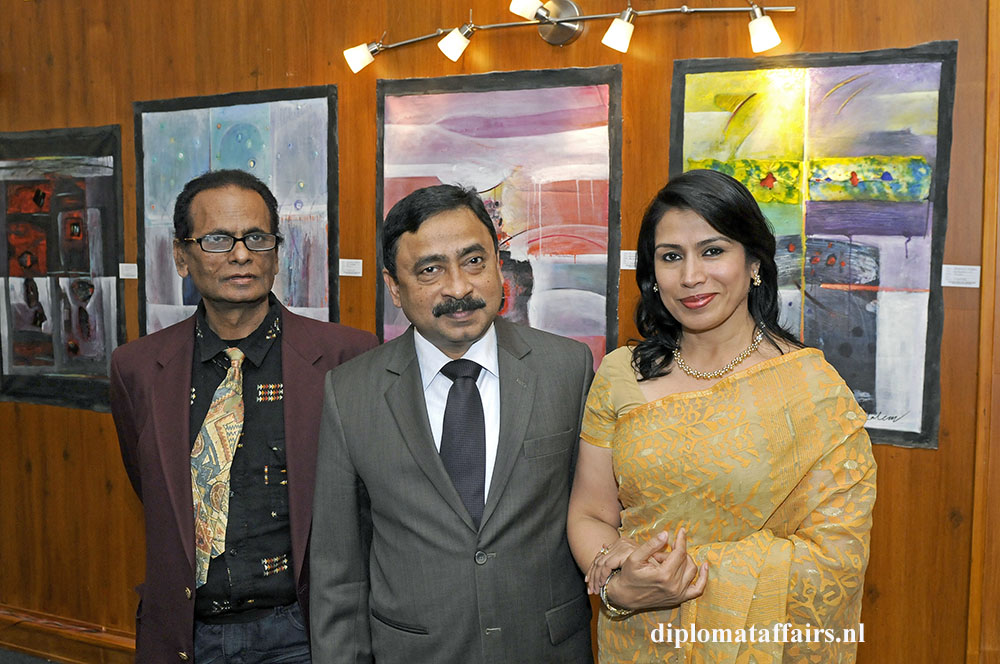 751.jpg Mr Khursid Alam Saleem, H.E. Sheikh Mohammed Belal, Dr. Nasrin Dilruba