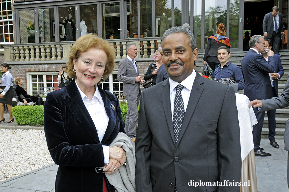 902.jpg H.E. Maria Teresa Infante and H.E. Sayyid Mohammed Harub Al Said