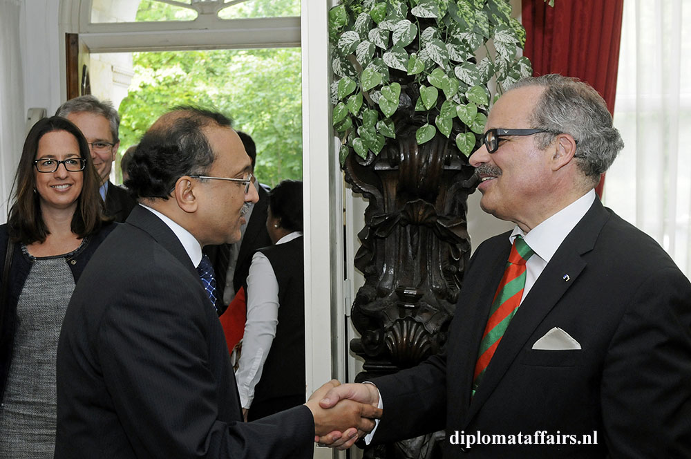 947.jpg left Ambassador of India Mr. J.S. Mukul 947.jpg left Ambassador of India Mr. J.S. Mukul
