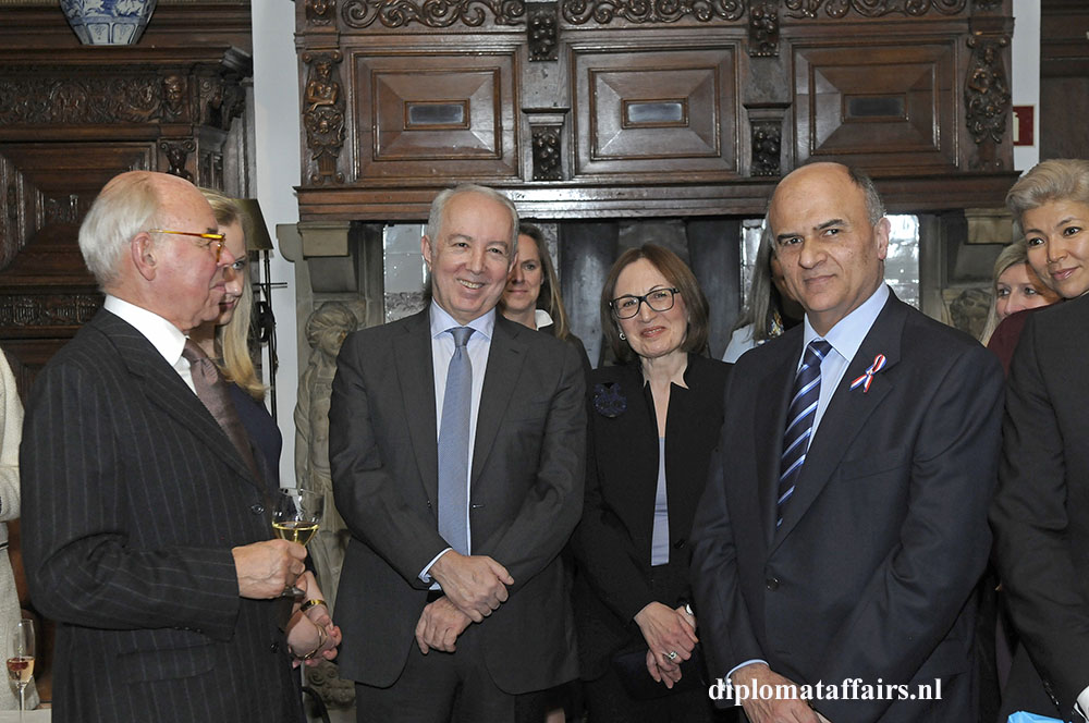 1. Ambassador of Azerbaijan H.E Mir-Hamza Efendiyev and Prof.Sevil Amirova- Efendiyev 1. Ambassador of Azerbaijan H.E Mir-Hamza Efendiyev and Prof.Sevil Amirova- Efendiyev