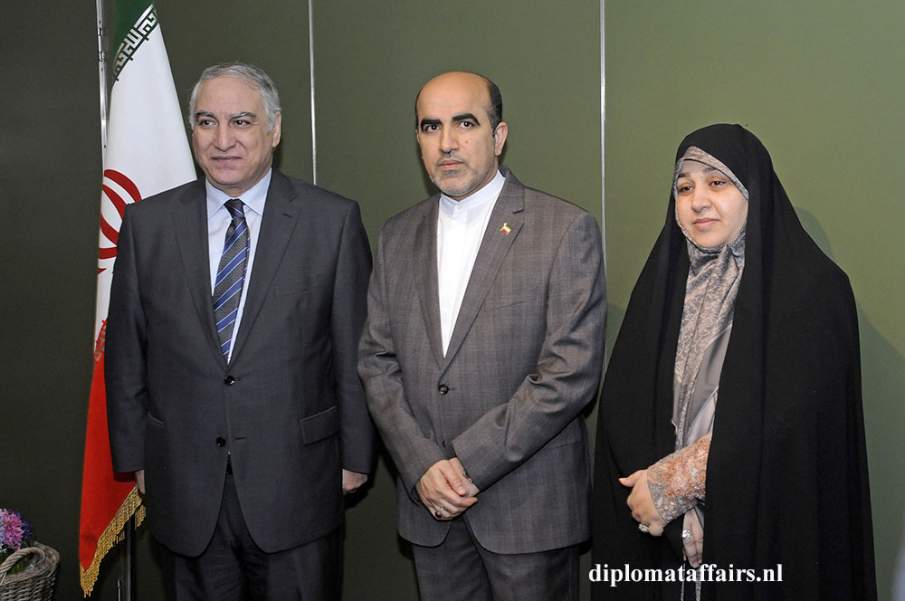 543.jpg left H.E. Nourredine Ayadi 543.jpg left H.E. Nourredine Ayadi