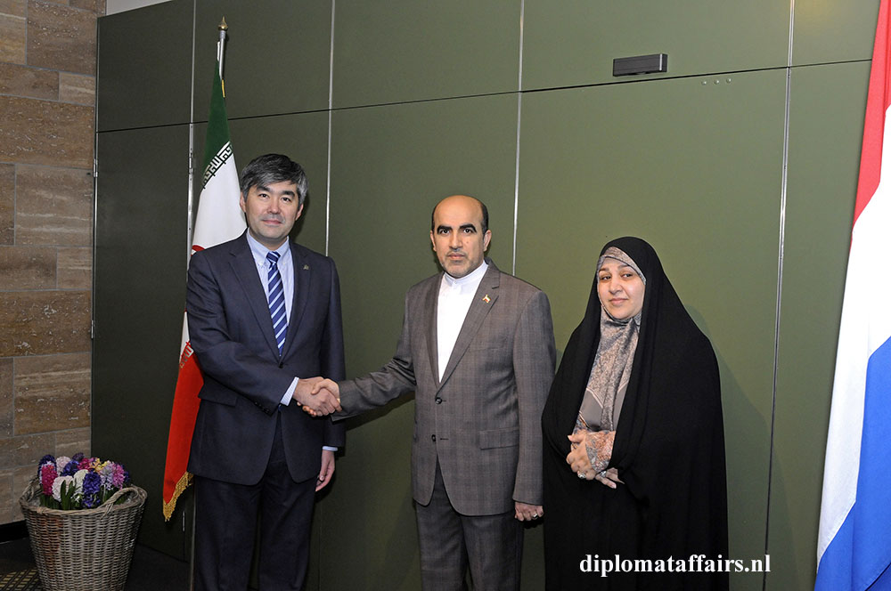 546.jpg left H.E. Magzhan Ilyassov 546.jpg left H.E. Magzhan Ilyassov