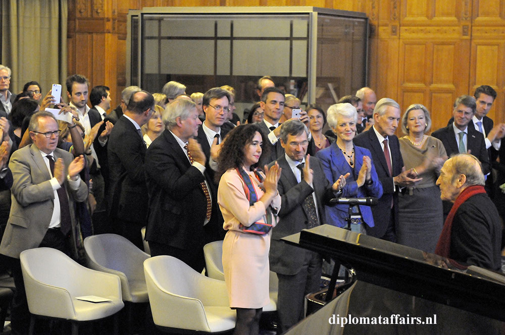 70.jpg Miquel Angel Estrella Peace Palace The Hague 24 October 2016