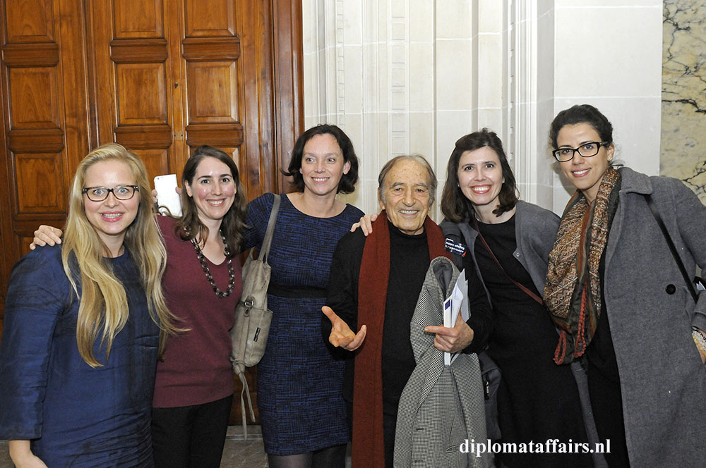 80.jpg Miguel Angel Estrella Peace Palace 24 October 2016