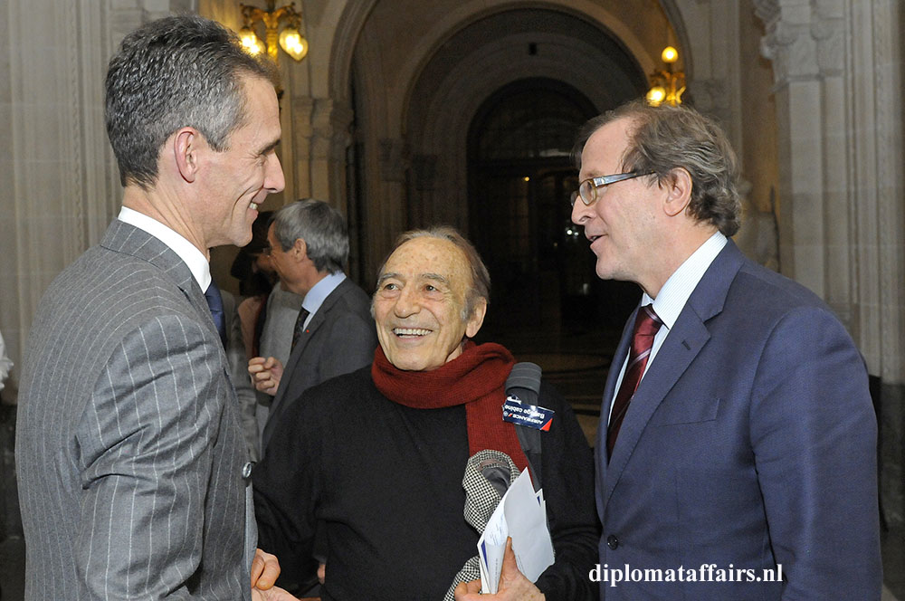 90.jpg H.E. Pilippe Lalliot - Miquel Angel Estrella - H.E. Horacio H. Salvador Peace Palace