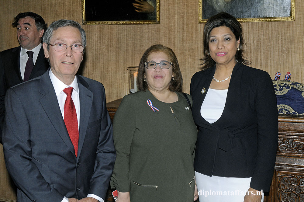 1483.jpg-Mr.-Eduardo-Morales-H.E.-Mrs.-Soraya-Elena---lvarez-N----ez-Mrs.-Shida-Bliek