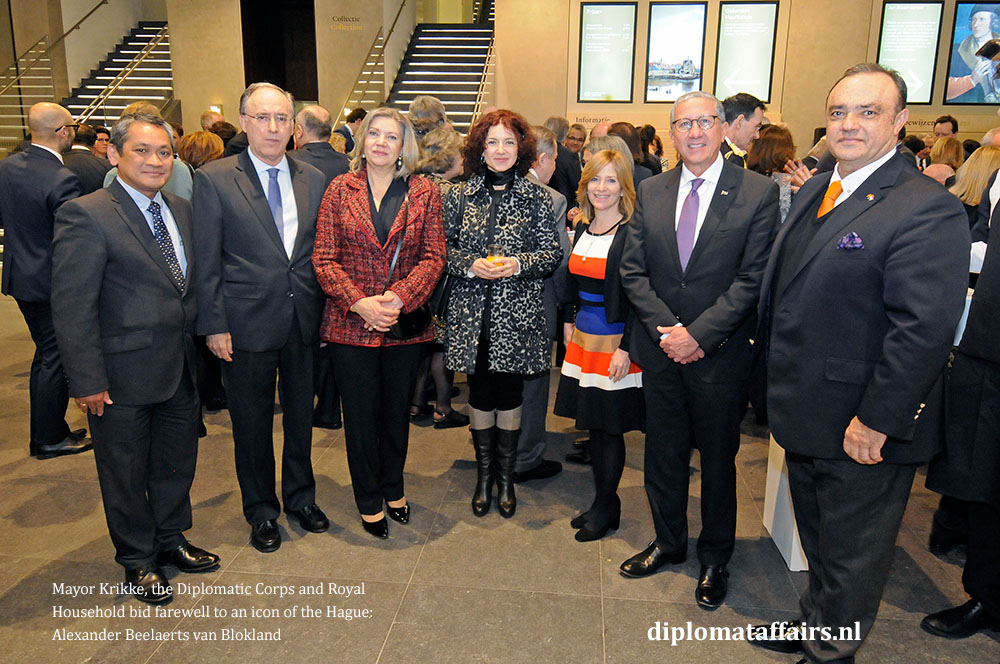 12.jpg H.E. Haime Ledda, H.E. Fernando Arias, Mrs. Patricia van Oordt, Mrs. Maja Popova, Mrs. Tatiana Delvall, H.E. Willys Delvalle, H.E. Igor Popov 12.jpg H.E. Haime Ledda, H.E. Fernando Arias, Mrs. Patricia van Oordt, Mrs. Maja Popova, Mrs. Tatiana Delvall, H.E. Willys Delvalle, H.E. Igor Popov