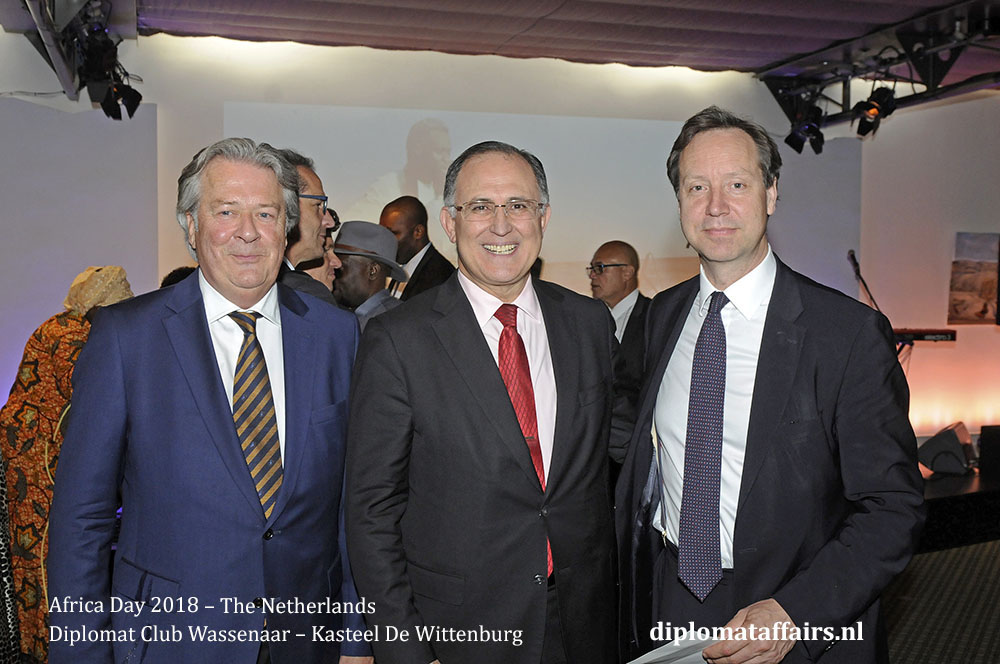 9.jpg Mr. Peter Bliek, HE Abdel Bellouki, Mr. Roelof van Ees 9.jpg Mr. Peter Bliek, HE Abdel Bellouki, Mr. Roelof van Ees