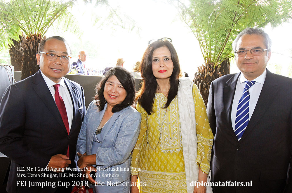 2.jpg H.E. Mr. I Gusti Agung Wesaka Puja, Mrs. Rusdijana Puja, Mrs. Uzma Shujjat, H.E. Mr. Shujjat Ali Rathore 2.jpg H.E. Mr. I Gusti Agung Wesaka Puja, Mrs. Rusdijana Puja, Mrs. Uzma Shujjat, H.E. Mr. Shujjat Ali Rathore