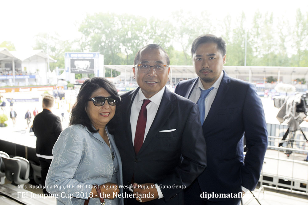 6.jpg Mrs. Rusdijana Puja, H.E. Mr. I Gusti Agung Wesaka Puja, Mr. Gana Genta Puja Diplomataffairs.nl diplomat Club Wassenaar 6.jpg Mrs. Rusdijana Puja, H.E. Mr. I Gusti Agung Wesaka Puja, Mr. Gana Genta Puja Diplomataffairs.nl diplomat Club Wassenaar