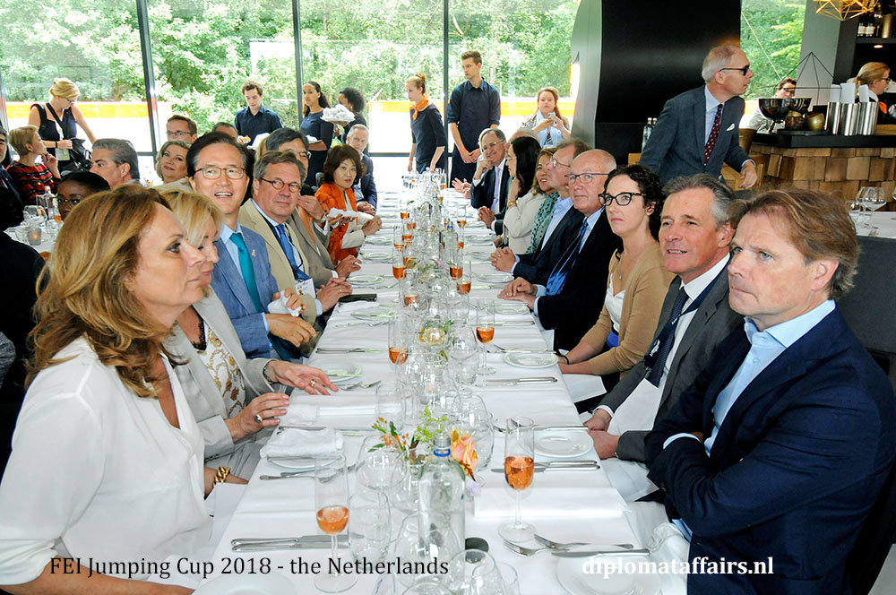 9.jpg President of Port Club Rotterdam, Mr. Peter Goedvolk, Mr. Jan de Mooij, Mr. Tinus Krikke and Mrs. Shida Bliek hosts lunch FEI jumping Cub 2018 9.jpg President of Port Club Rotterdam, Mr. Peter Goedvolk, Mr. Jan de Mooij, Mr. Tinus Krikke and Mrs. Shida Bliek hosts lunch FEI jumping Cub 2018