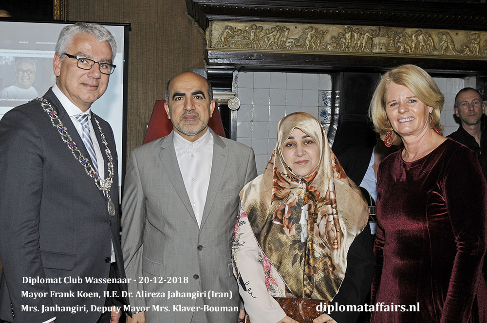 661.jpg Mayor Frank Koen, H.E. Dr. Alireza Jahangiri (Iran), Mrs. Janhangiri, Deputy Mayor Mrs. Klaver-Bouman Diplomat Affairs Magazine 661.jpg Mayor Frank Koen, H.E. Dr. Alireza Jahangiri (Iran), Mrs. Janhangiri, Deputy Mayor Mrs. Klaver-Bouman Diplomat Affairs Magazine