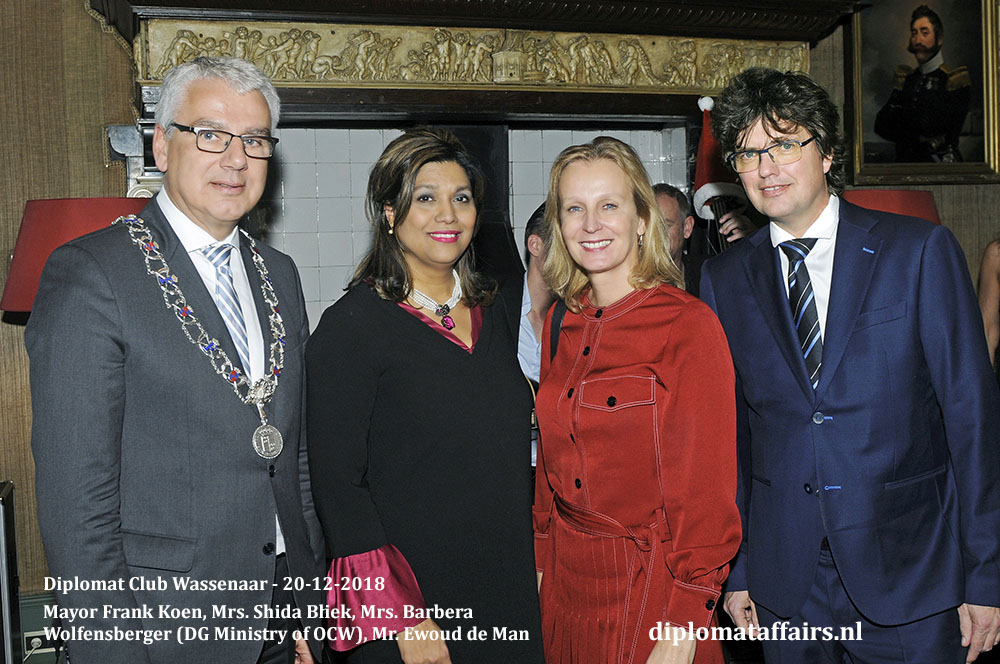 671.jpg Welcome Ceremony new Ambassadors Mayor Frank Koen, Mrs. Shida Bliek, Mrs. Barbera Wolfensberger, Mr. Ewoud de Man Diplomat Club Wassenaar Diplomat Affairs Magazine 671.jpg Welcome Ceremony new Ambassadors Mayor Frank Koen, Mrs. Shida Bliek, Mrs. Barbera Wolfensberger, Mr. Ewoud de Man Diplomat Club Wassenaar Diplomat Affairs Magazine