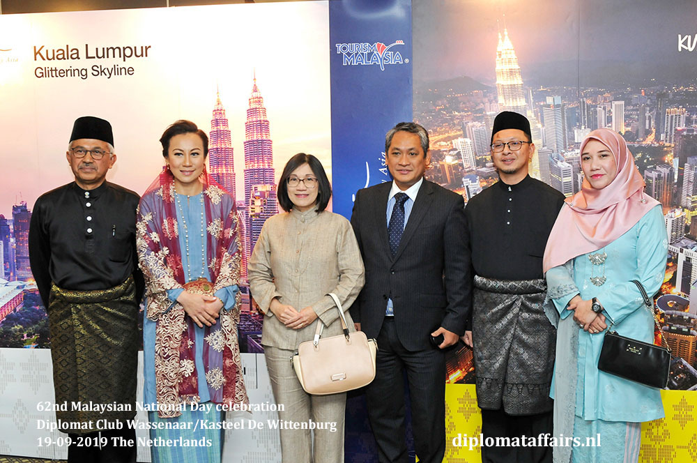 11. jpg .jpg In de middle, Ambassador of the Philippines H.E. Mr. Jaime Victor B. Ledda and Mrs. Gina Ledda Diplomat Affairs Magazine 11. jpg .jpg In de middle, Ambassador of the Philippines H.E. Mr. Jaime Victor B. Ledda and Mrs. Gina Ledda Diplomat Affairs Magazine