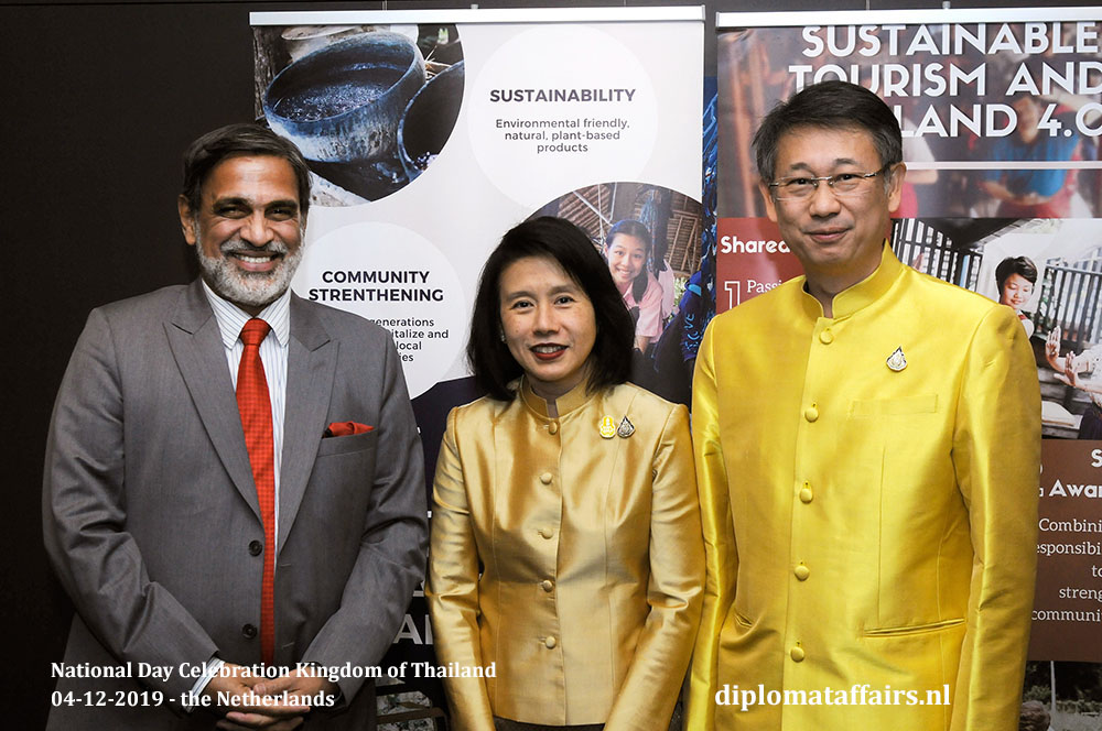 3.jpg Ambassador of India, H.E. Mr. Venu Rajamony and Ambassador of Thailand, H.E. Mrs Eksiri Pintaruchi and Mr Thongvut Pintaruchi 3.jpg Ambassador of India, H.E. Mr. Venu Rajamony and Ambassador of Thailand, H.E. Mrs Eksiri Pintaruchi and Mr Thongvut Pintaruchi