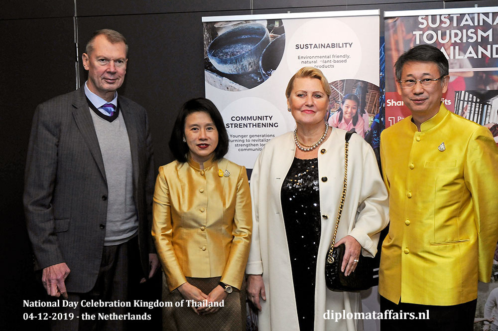 4.jpg Ambassador of the Russian Federation, H.E. Mr Alexander Shulgin, H.E. Mrs Eksiri Pintaruchi, Mrs Natalia Shulgina and Mr Thongvut Pintaruchi 4.jpg Ambassador of the Russian Federation, H.E. Mr Alexander Shulgin, H.E. Mrs Eksiri Pintaruchi, Mrs Natalia Shulgina and Mr Thongvut Pintaruchi