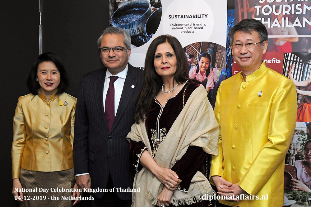 5.jpg H.E. Mrs Eksiri Pintaruchi, Ambassador of Pakistan H.E. Mr. Shujjat Ali Rathore, Mrs. Uzma Shujjat and Mr Thongvut Pintaruchi 5.jpg H.E. Mrs Eksiri Pintaruchi, Ambassador of Pakistan H.E. Mr. Shujjat Ali Rathore, Mrs. Uzma Shujjat and Mr Thongvut Pintaruchi